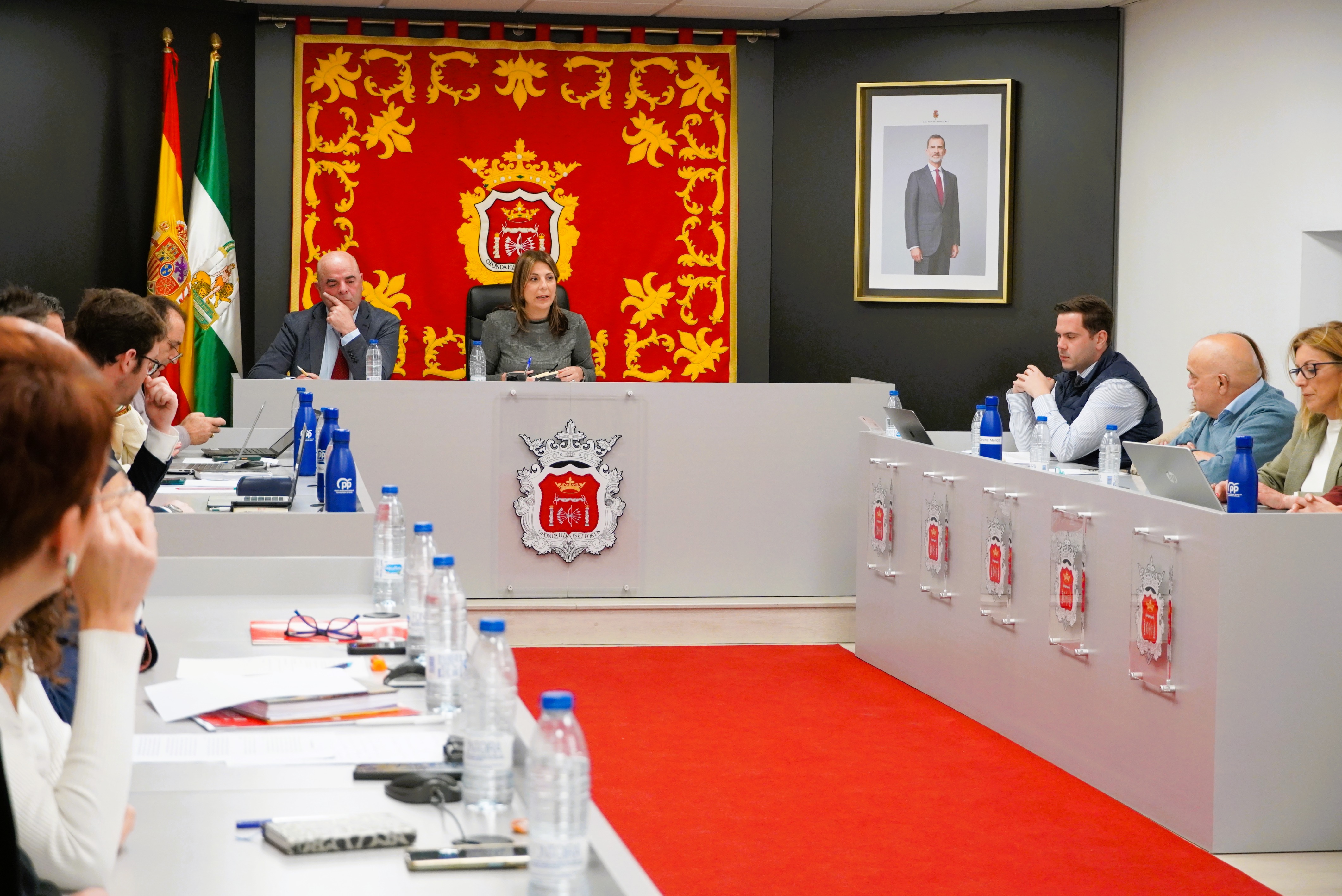 El Pleno municipal aprueba un protocolo para prevenir la violencia de género y el acoso laboral