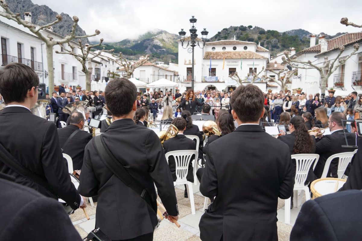 Ronda participó en el XVIII Encuentro de Bandas de Música de Grazalema que tuvo en esta edición un carácter solidario