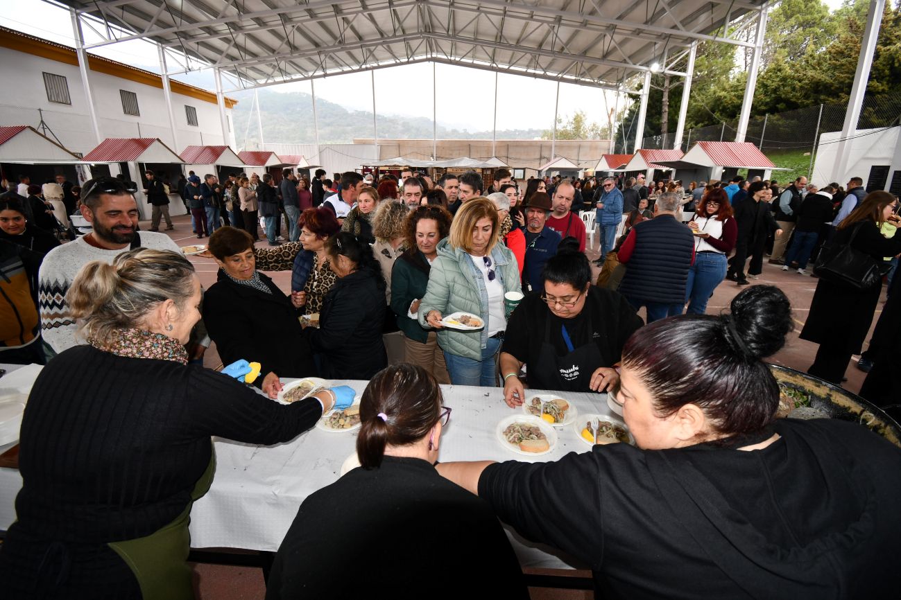 Benarrabá celebró con un gran ambiente la XXIV edición de la Feria Gastronómica de la Serranía de Ronda