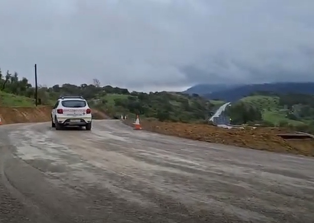 La Junta ha abietto un paso provisional en el tramo de la carretera que colapsó.