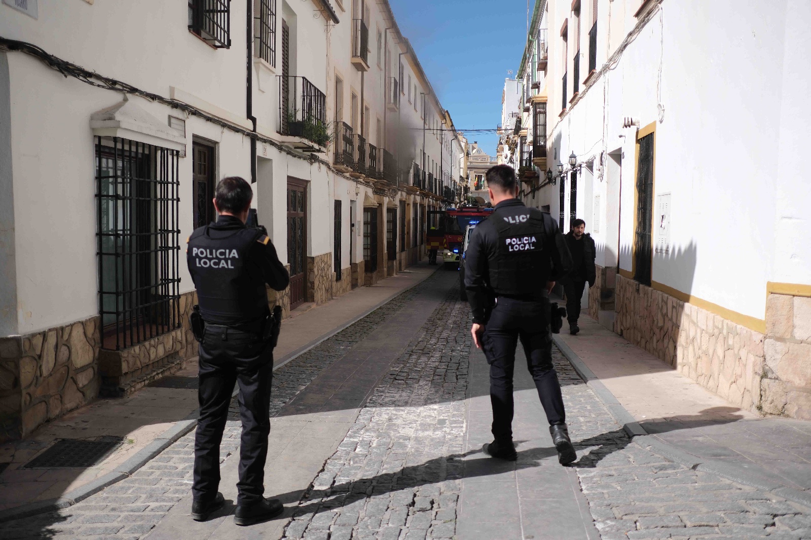Un incendio en una vivienda de la calle Rosario genera gran alarma en el centro por la intensa humareda