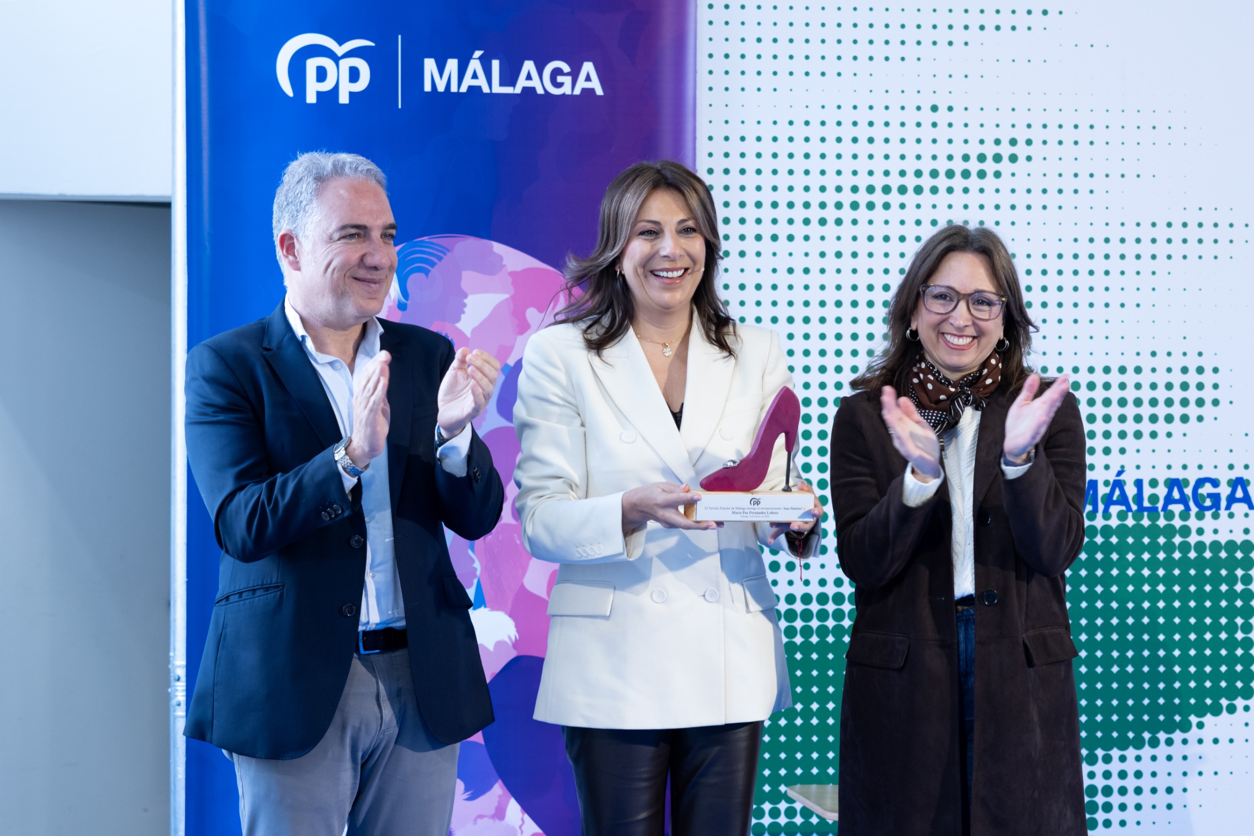 El PP de Málaga distingue en el Día de la Mujer a la alcaldesa de Ronda por su gestión en la acogida a los vecinos de Grazalema