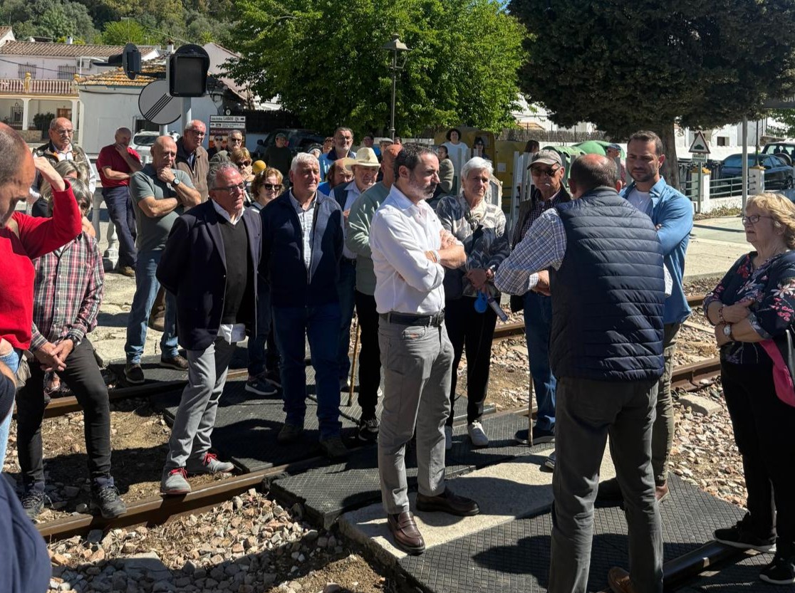 El PP exige al ministro Óscar Puente explicaciones por el «triple aislamiento ferroviario» que sufre la Serranía