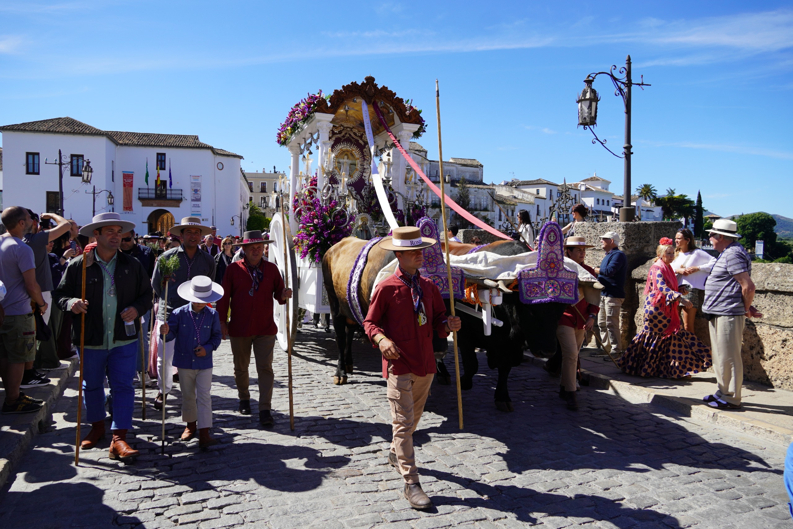 La Hermandad del Rocío de Ronda inicia su camino rumbo a la aldea almonteña