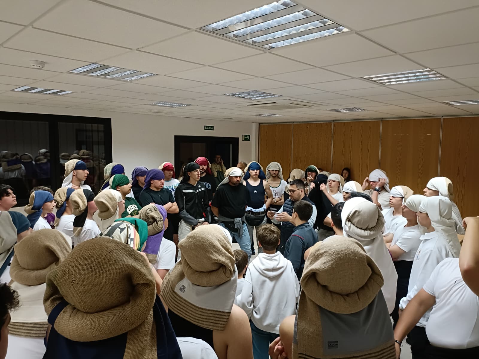La Asociación Parroquial del Despojado ultima detalles para la salida procesional de la Santa Cruz de Jesucristo