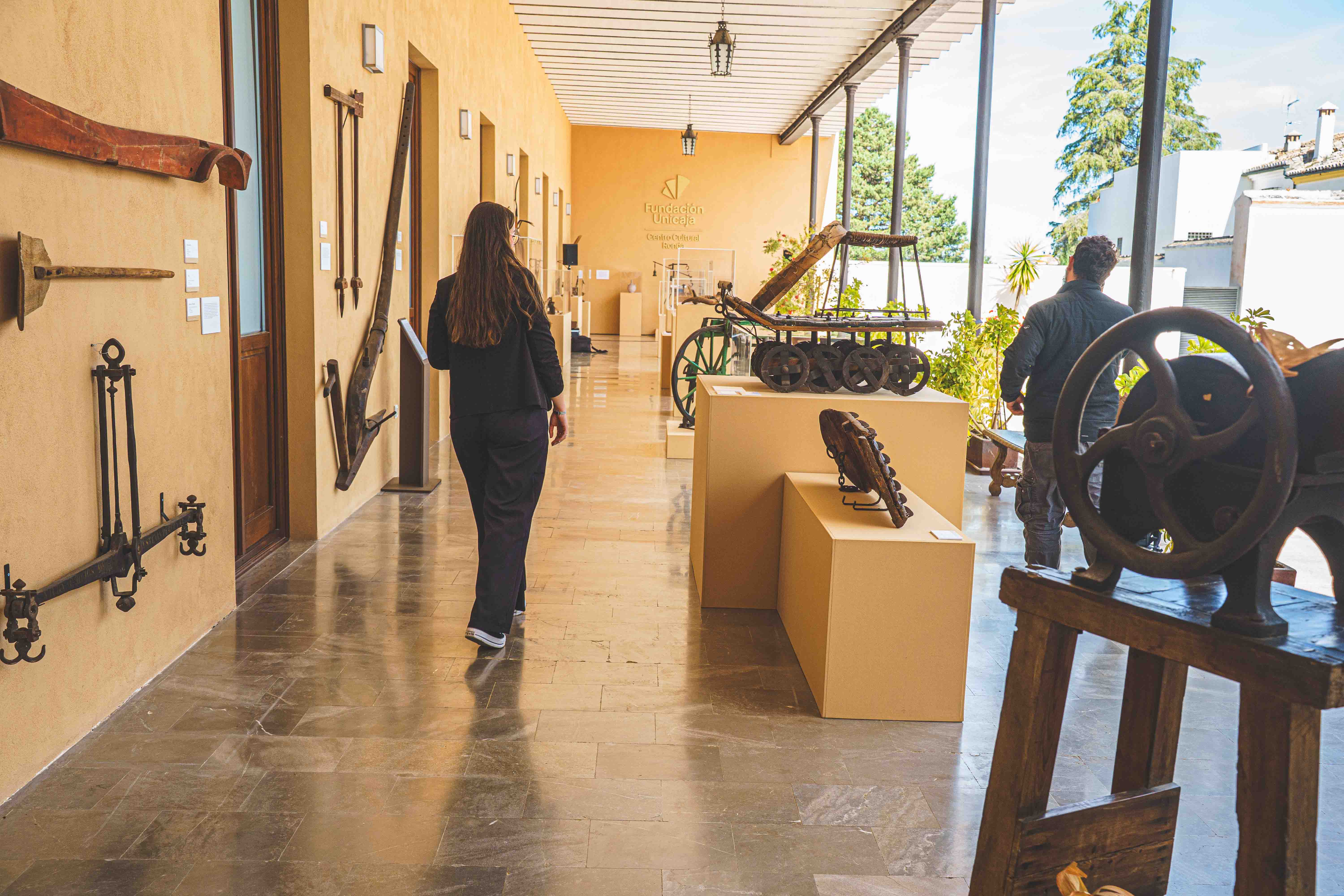 Fundación Unicaja inaugura en Ronda una exposición sobre el pasado y los oficios del campo