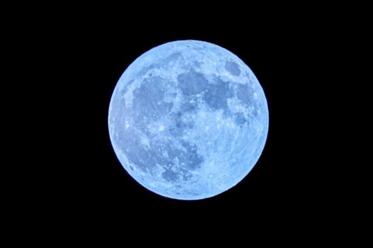 Luna Azul. Foto: Antonio R. Acedo del Olmo Ordóñez.