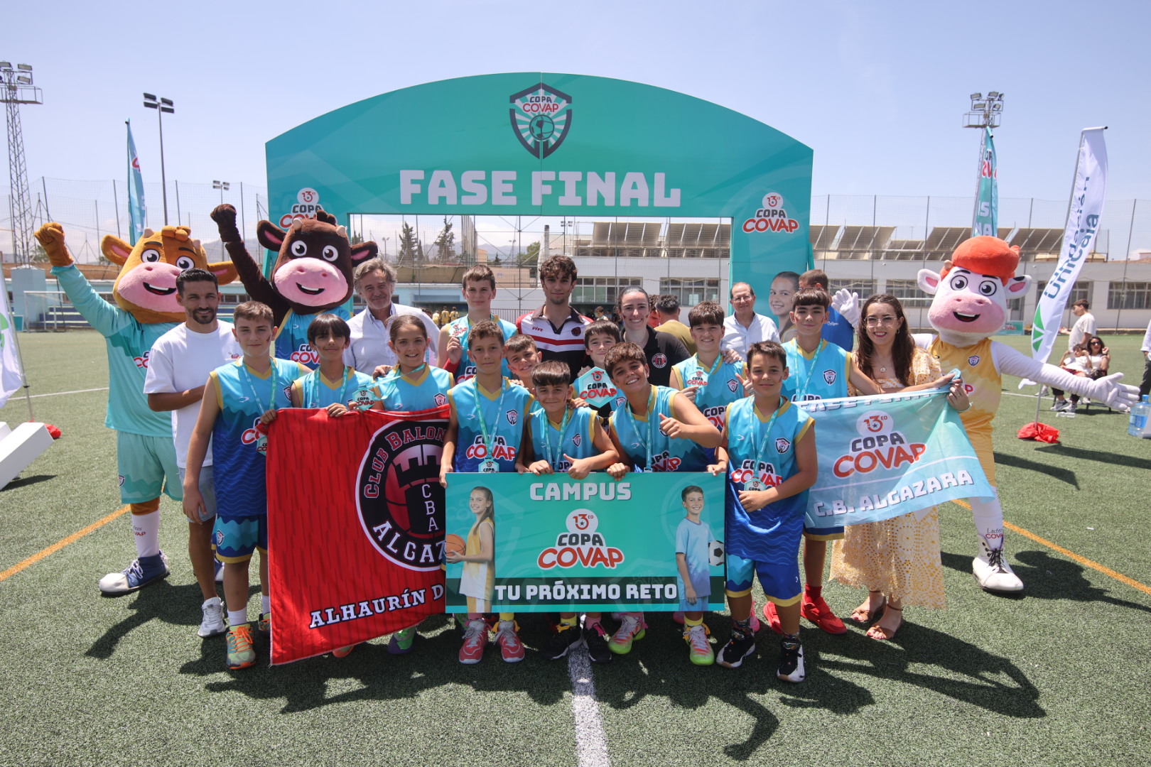 CB Algazara (Málaga), ganadores en baloncesto masculino de la 13ª Copa COVAP junto Jesús Navas.