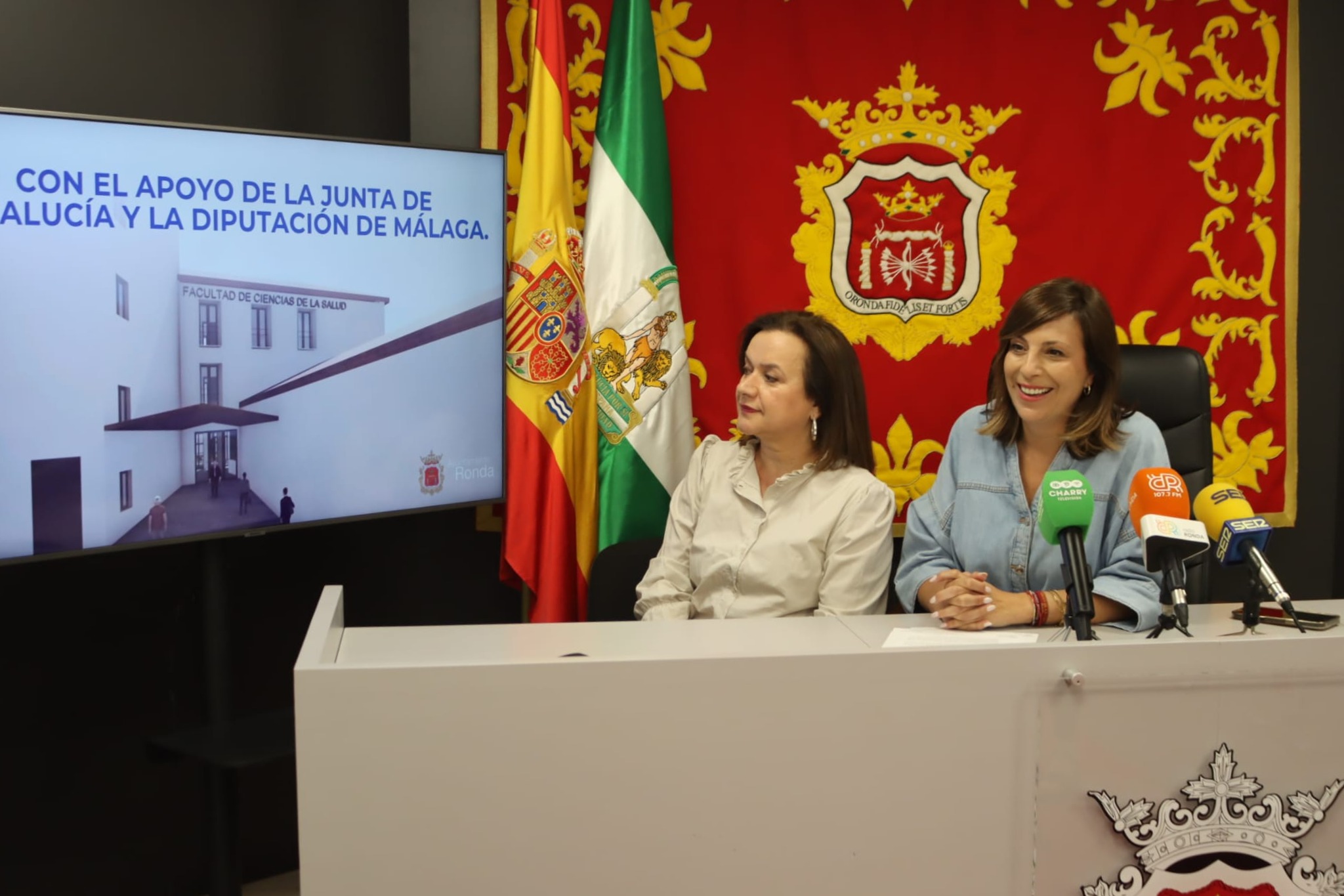 Fernández y Pavía, durante la presentación.