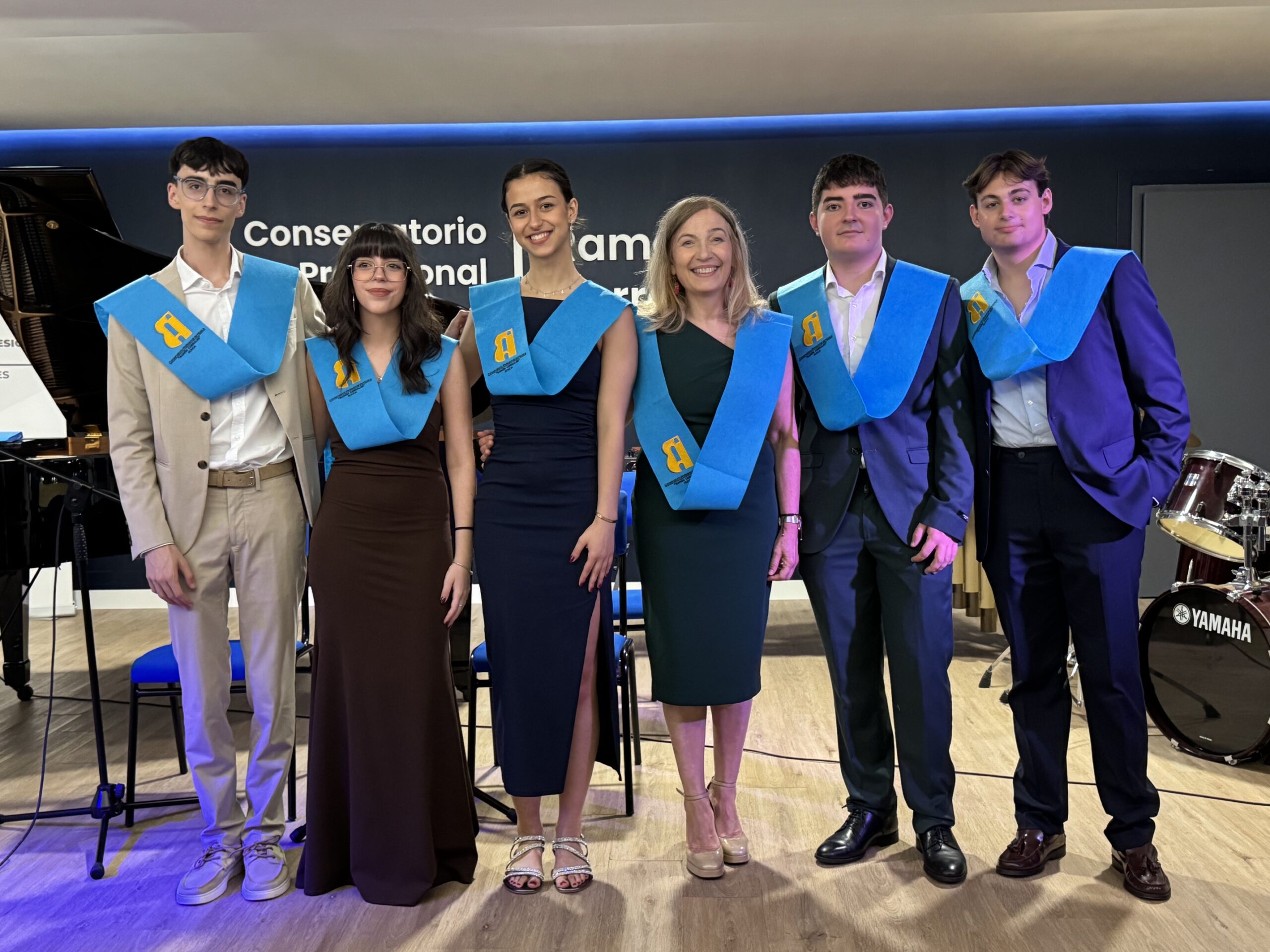 El Conservatorio de Ronda realizó este miércoles el acto de graducación de los seis alumnos de Enseñanzas Profesionales.