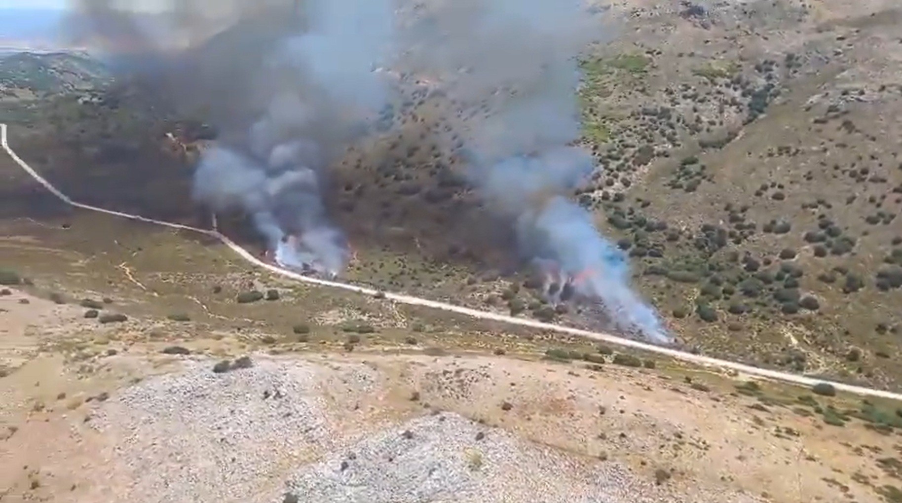 El fuego se ha declarado en el término municipal de Alpandeire.