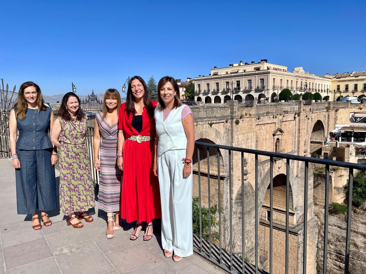 Loles López visita institucional Ayuntamiento Ronda.