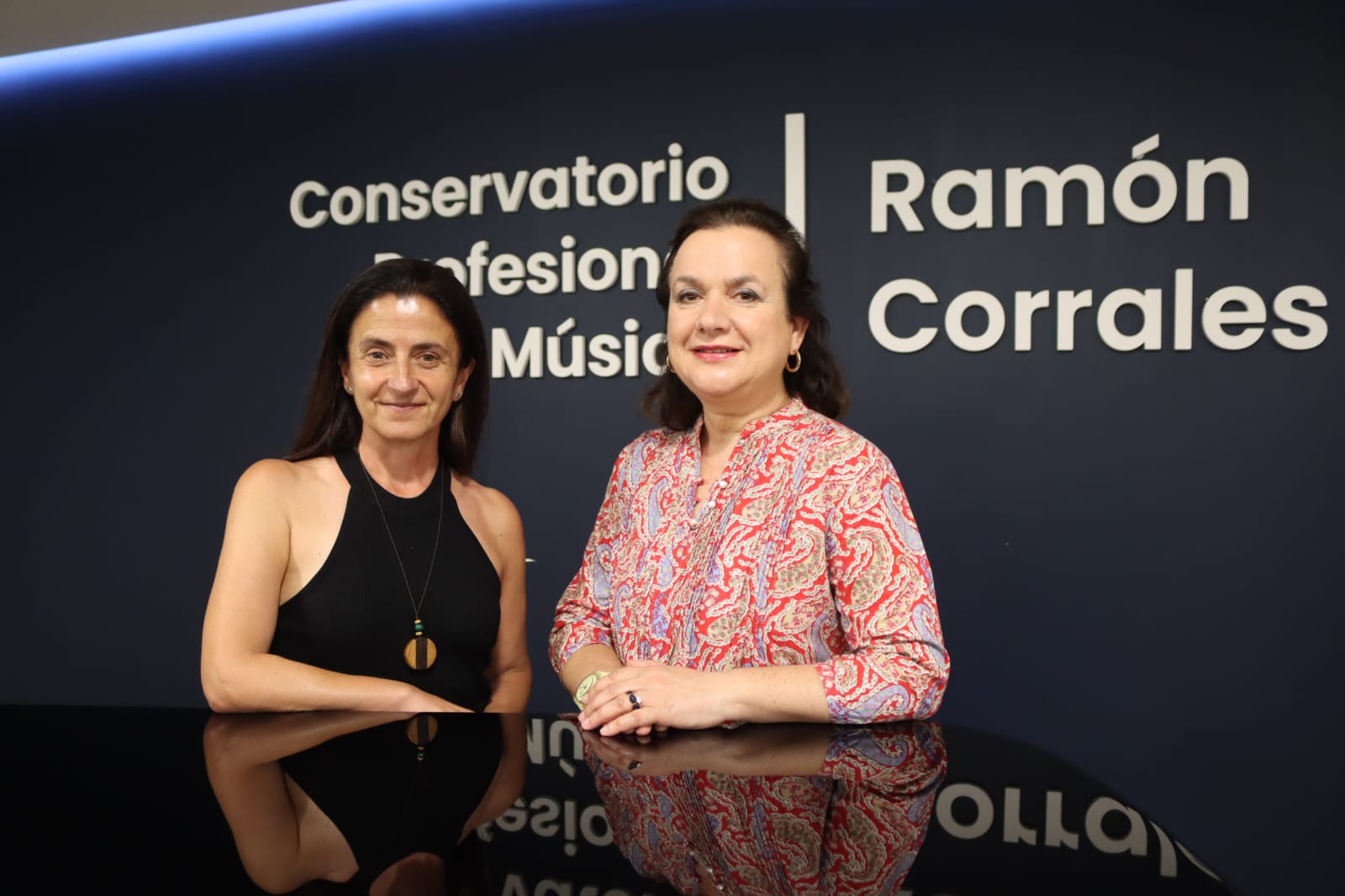Margarita Pavía, a la derecha, y Ana María Pérez, coordinadora de Igualdad del Conservatorio.