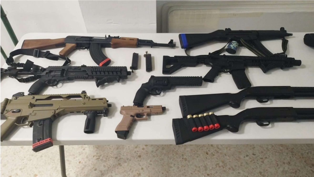 Parte de las armas encontradas por la Policía Local.