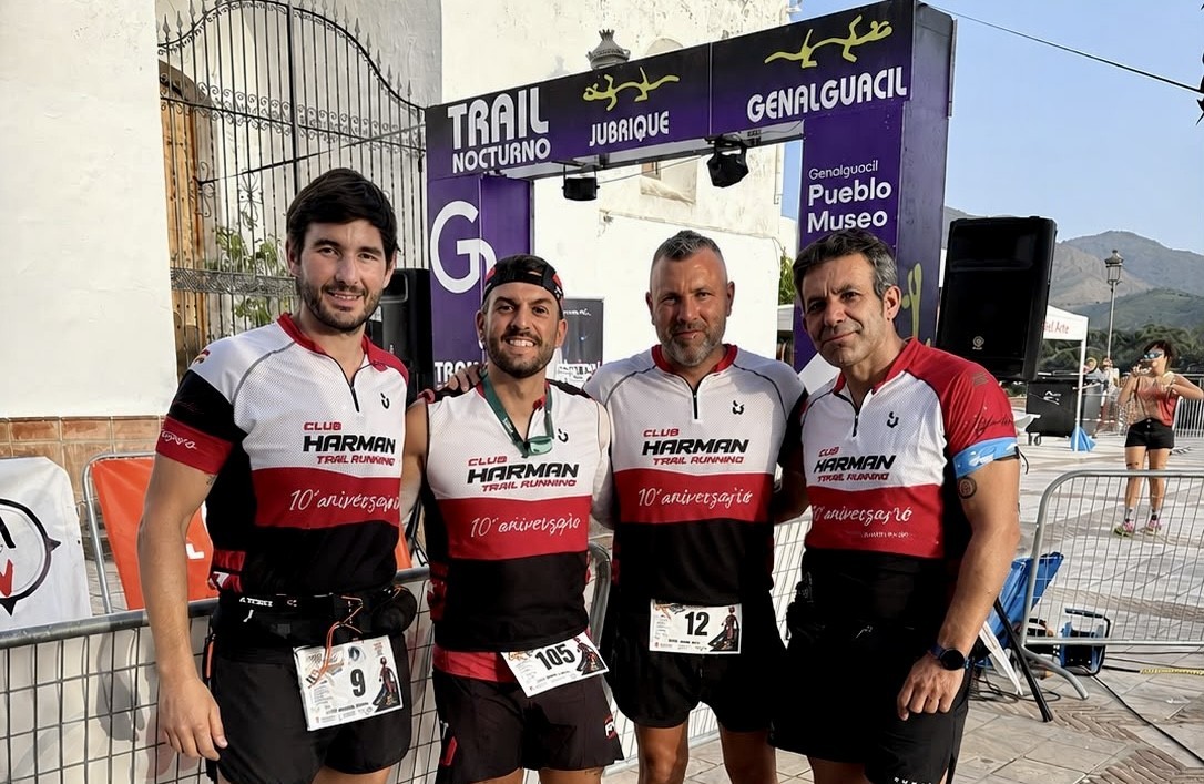 Los cuatro corredores del Club Harman Trail Running.