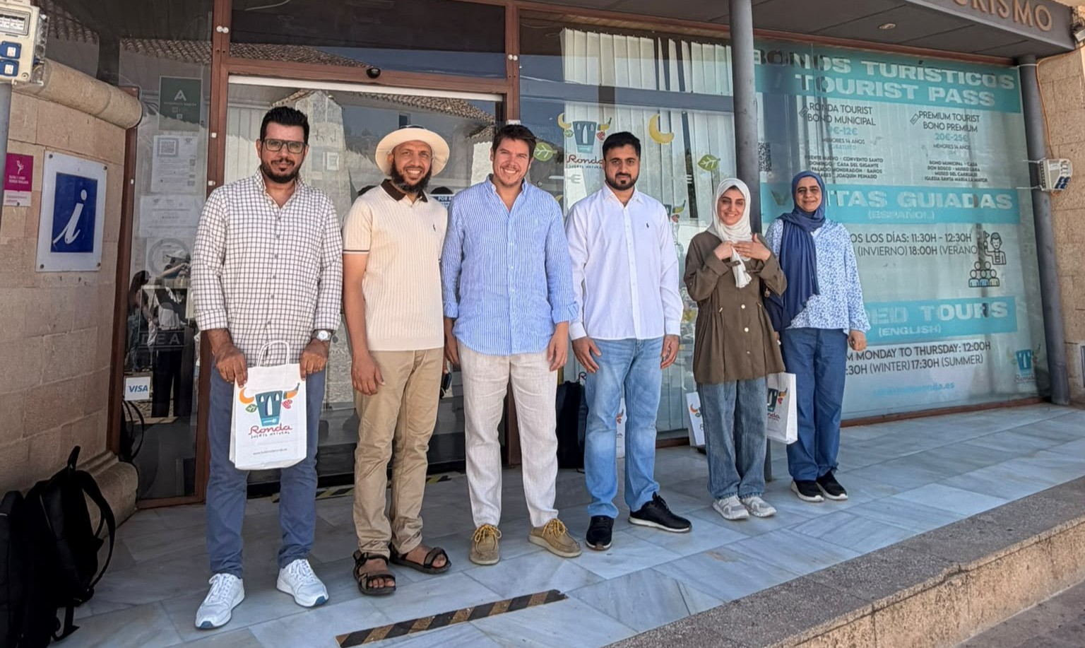Criado con la delegación de Omán.