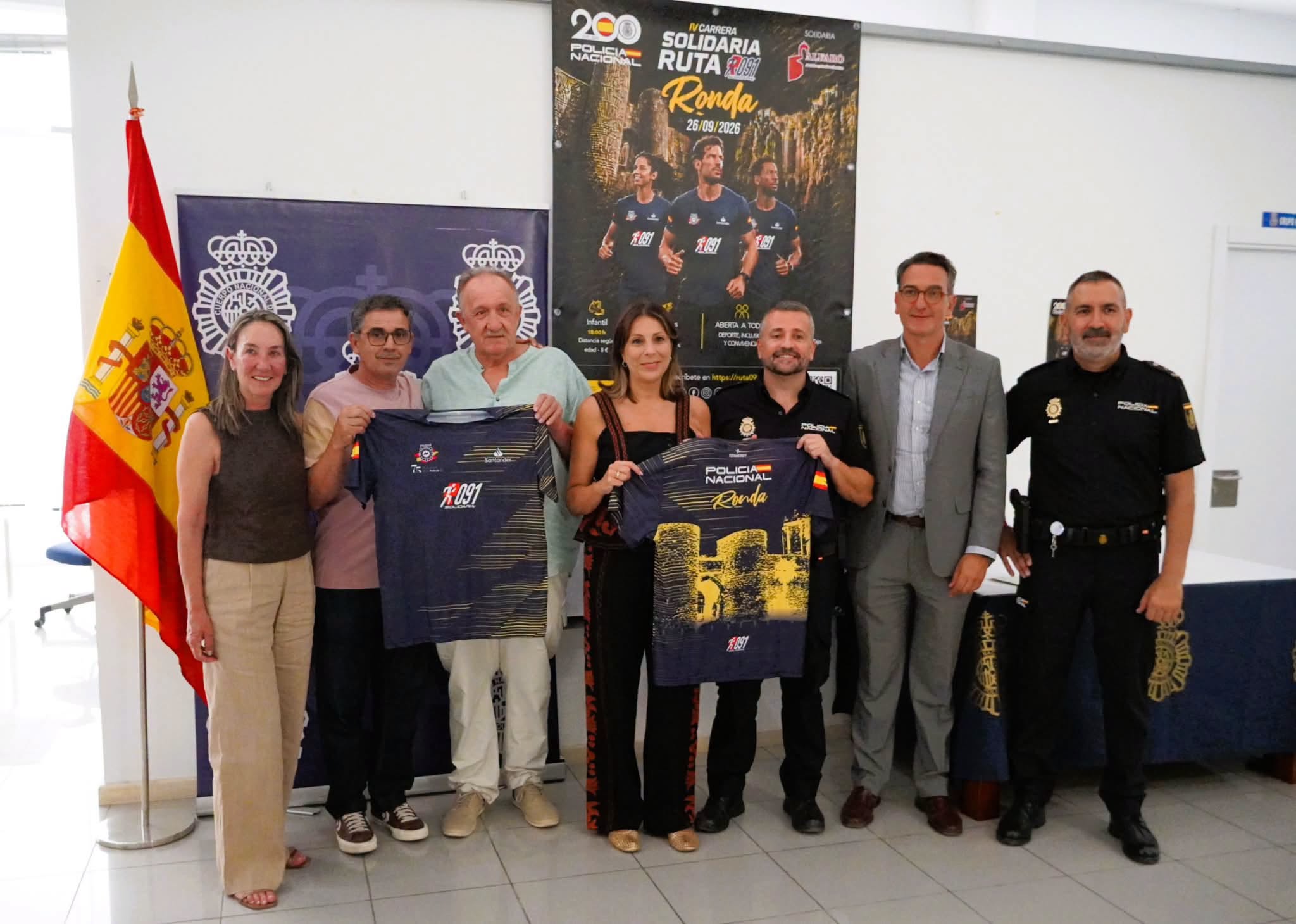 Presentación de la carrera solidaria 091 de la Policía Nacional que ha tenido lugar en la Comisaría.