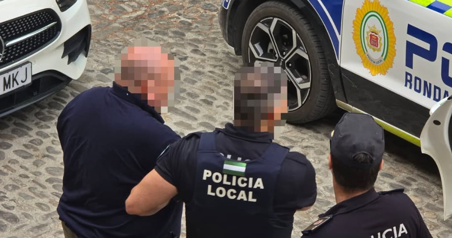 Momento de la dentención por parte de la Policía Local. Foto: instagram de la propia alcaldesa.
