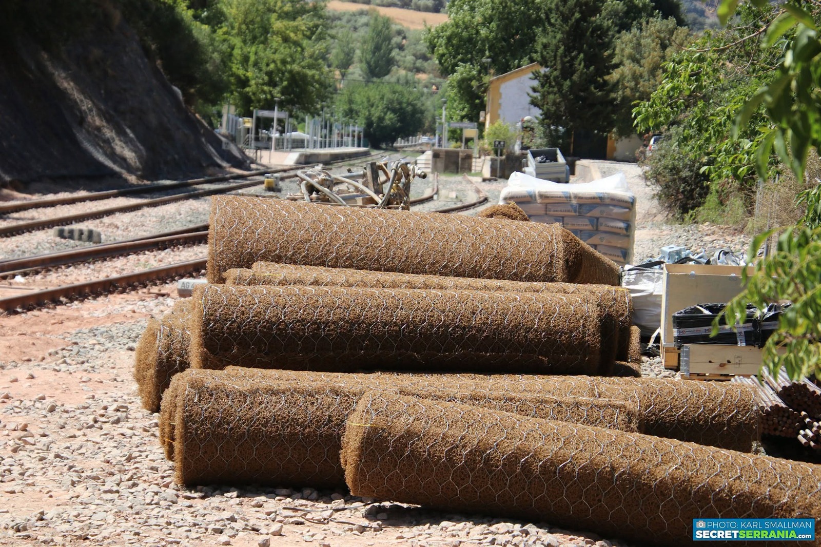 Obras de mejora en linea del tren a su paso por Jimera de Líbar. Foto: Karl Smallman.