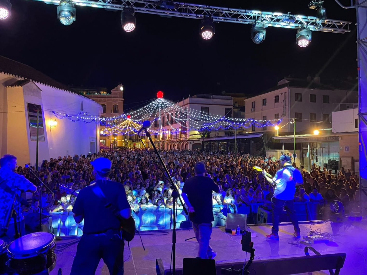 Un momento del concierto de Javi Medina durante el sábado.