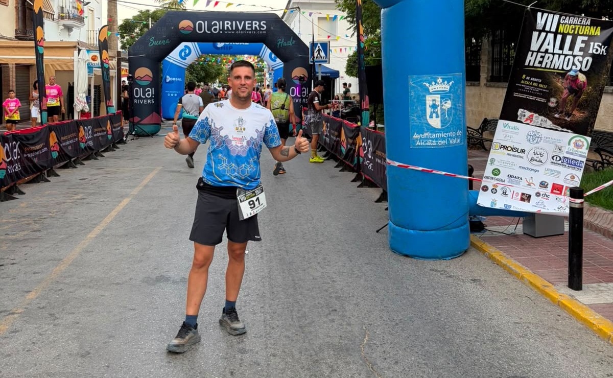 Alejandro García Gamarro en la Carrera Nocturna Valle Hermoso.