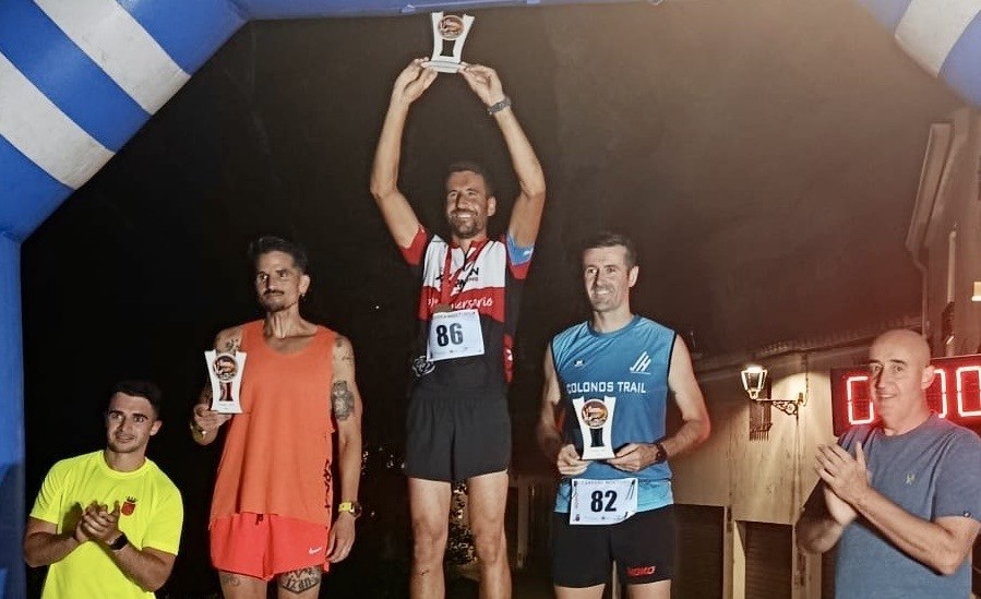 Diego Toledo en la recogida de premios.
