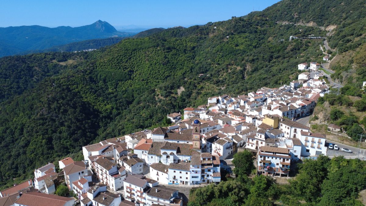 Imagen aérea de Algatocín.