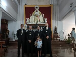 Cuerpo de capataces del paso de la Virgen.