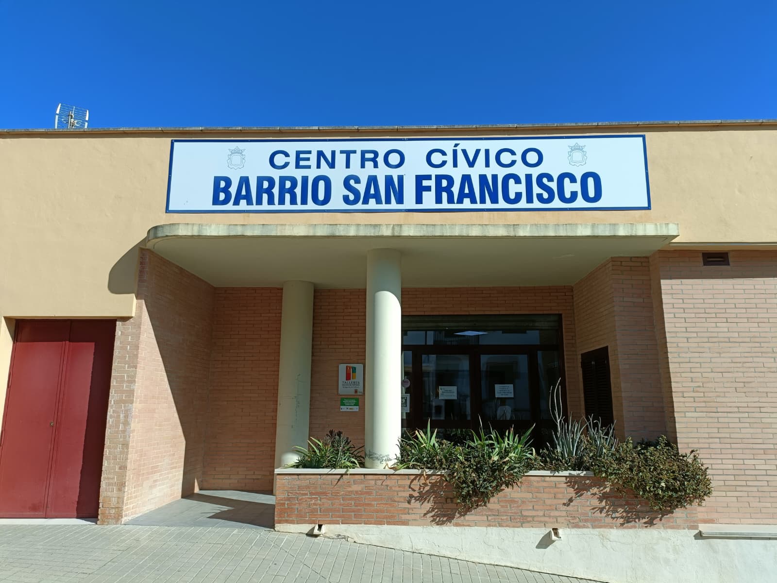 El Centro Cívico Barrio San Francisco será la nueva sede de la UNED.
