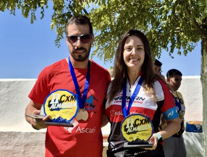 Daniel Muñoz junto a Esther González.