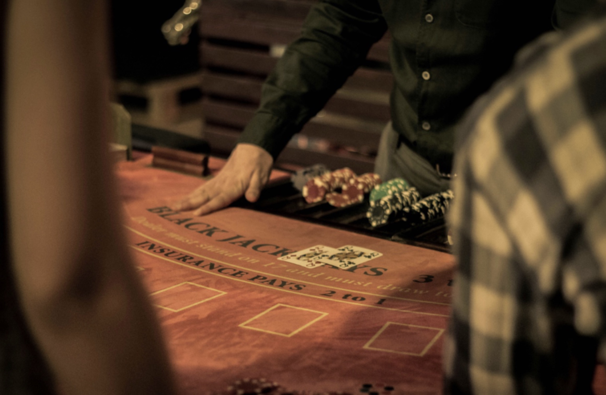 La historia de la mesa de blackjack como sistema de información