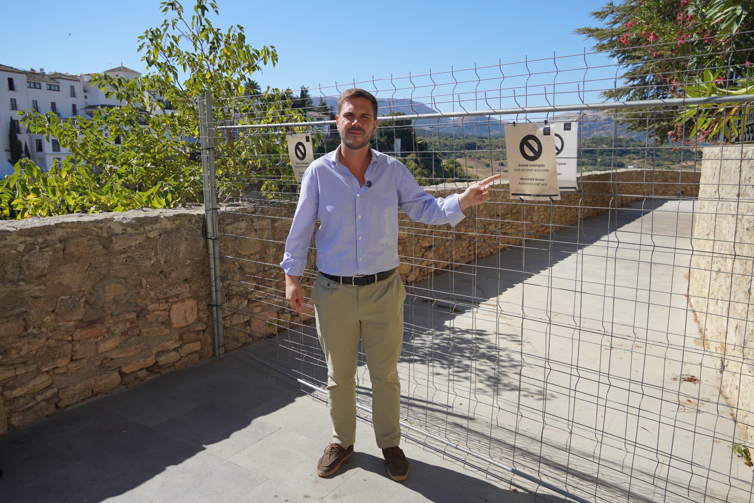 Ángel Martínez, coordinador general de la formación, denuncia la paralización de la segunda fase de los trabajos.