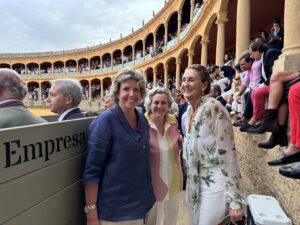 Simoneta Gómez de Acebo, la prima del Rey, en el coso.