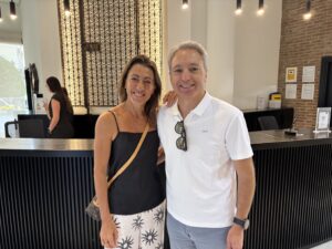 Ángeles Blanco y Vicente Vallés en un hotel de Ronda.