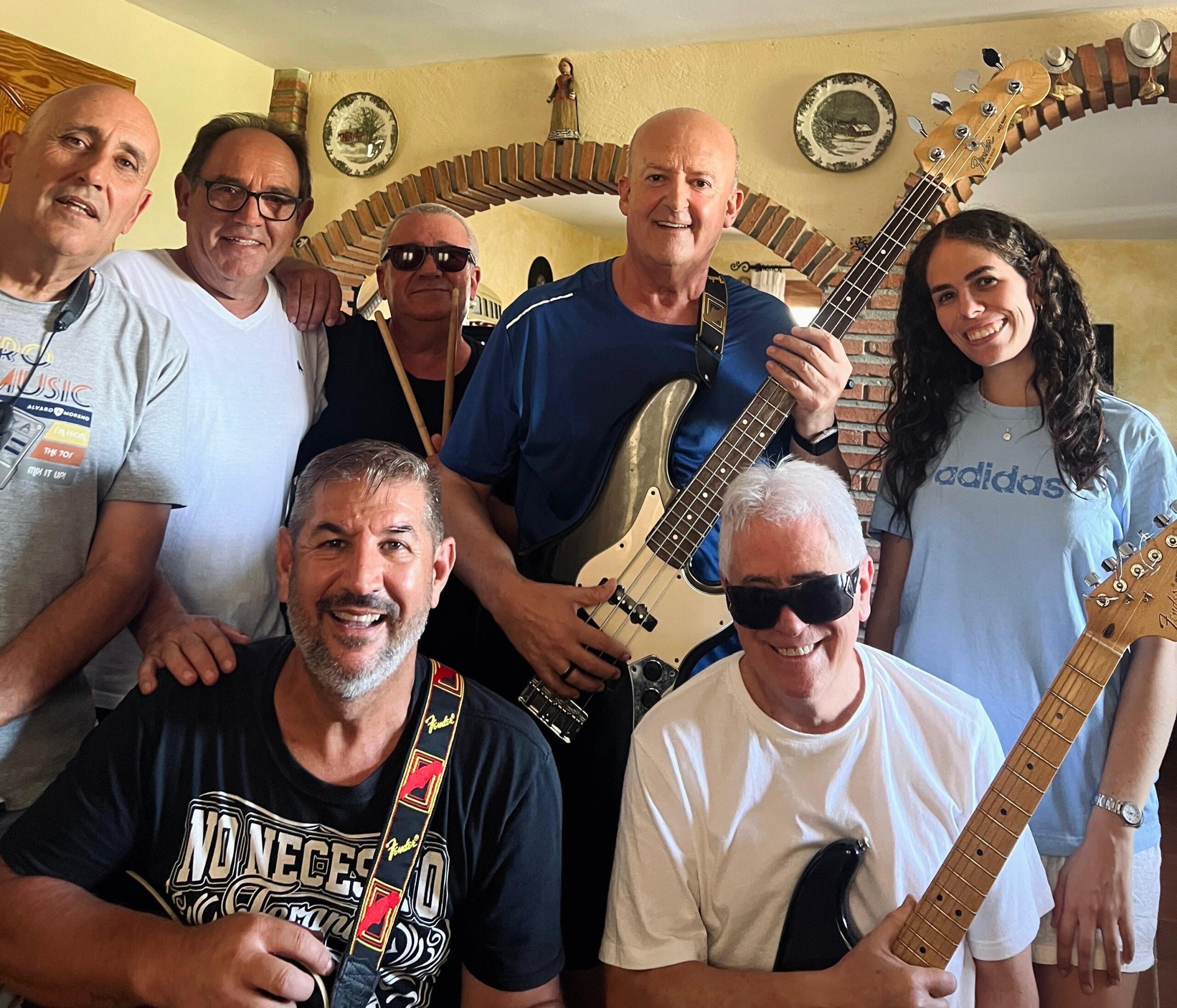 El grupo Ideales en una sesión de ensayo.