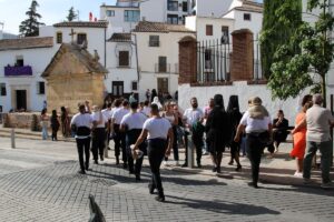 Momentos previos a la salida procesional.