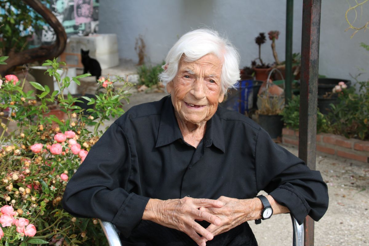 María Moncayo Sánchez en el patio de su casa.