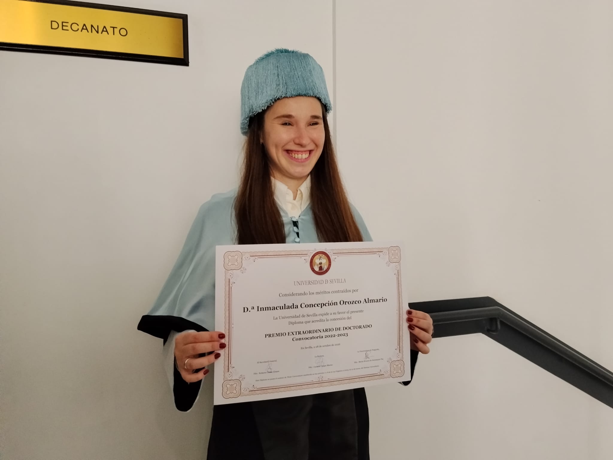 Inmaculada Concepción Orozco recogiendo el premio extraordinario.